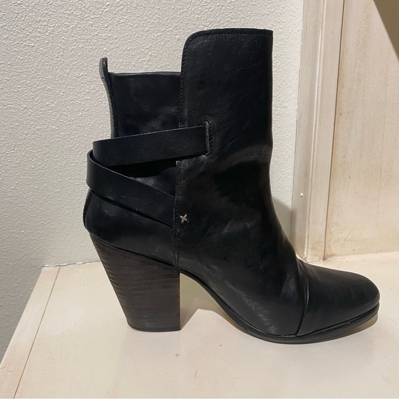 Rag & Bone Women’s Leather Kinsey Black Ankle Boot size 9 gently used 4” heel - Picture 6 of 16